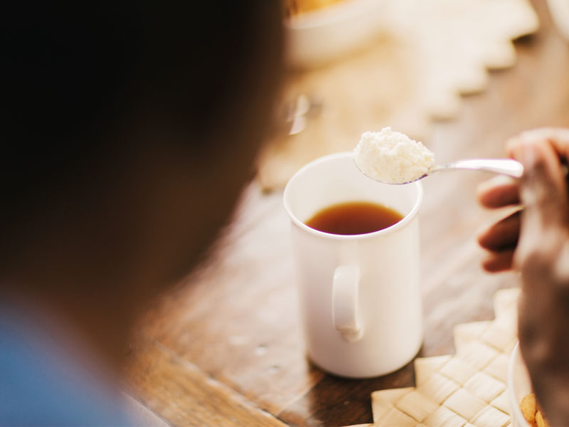 Milk powder in tea